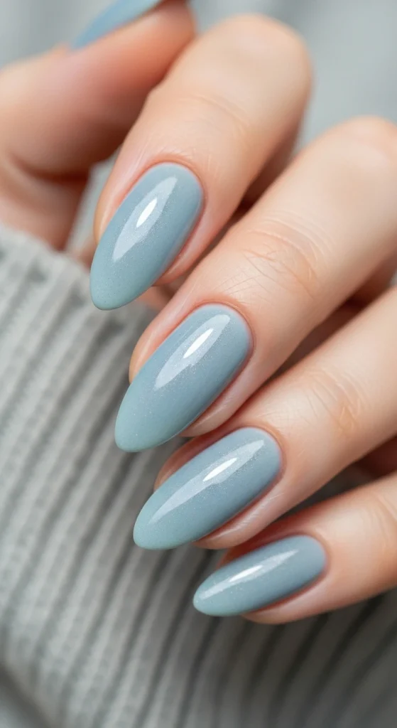 Soft Winter Blues with a Calm, Airy Finish